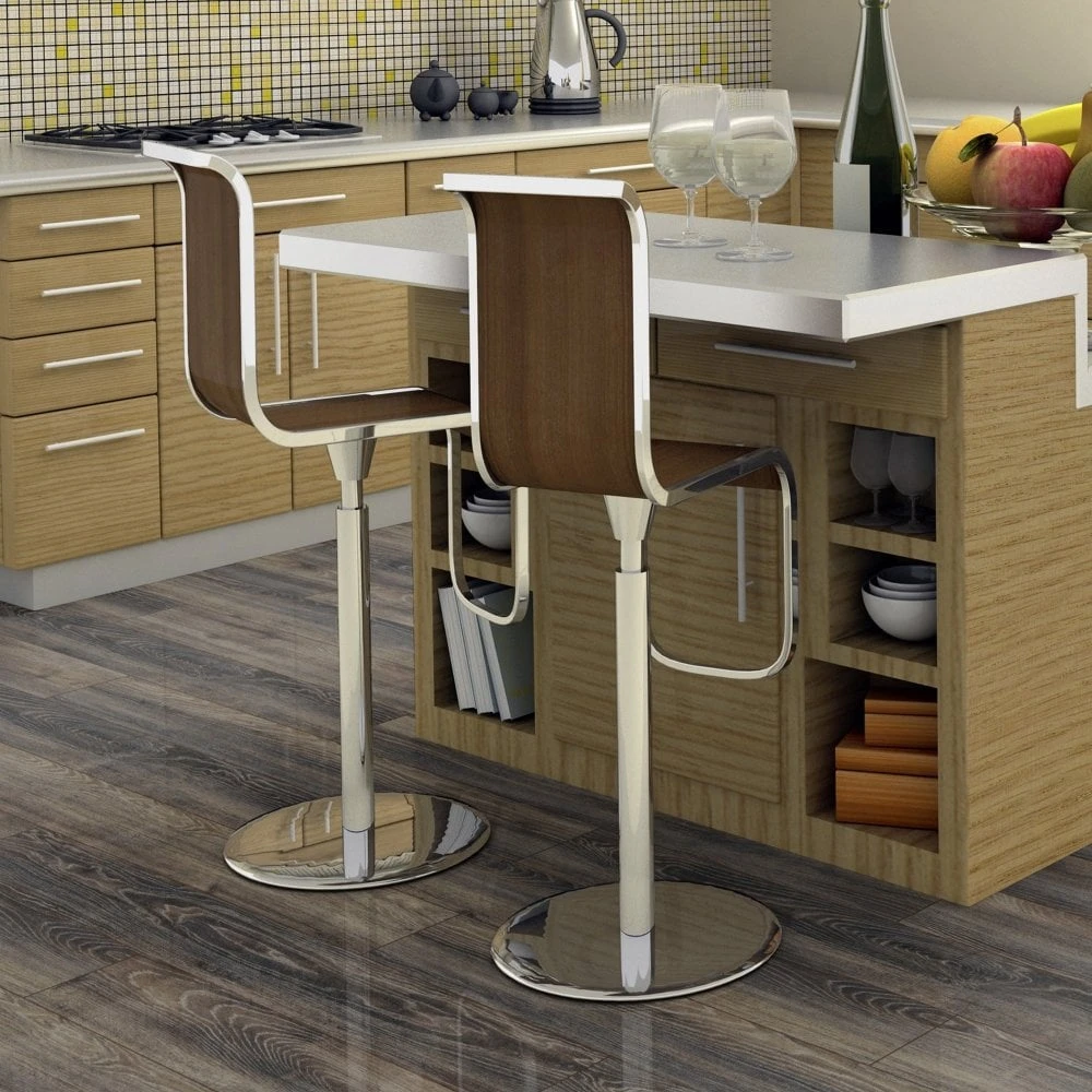 Liberty Floors Ravine Oak - Lustre 8mm High Gloss Laminate Flooring (217790) 5 Liberty Floors Ravine Oak - Lustre 8mm High Gloss Laminate Flooring (217790) - Image 3